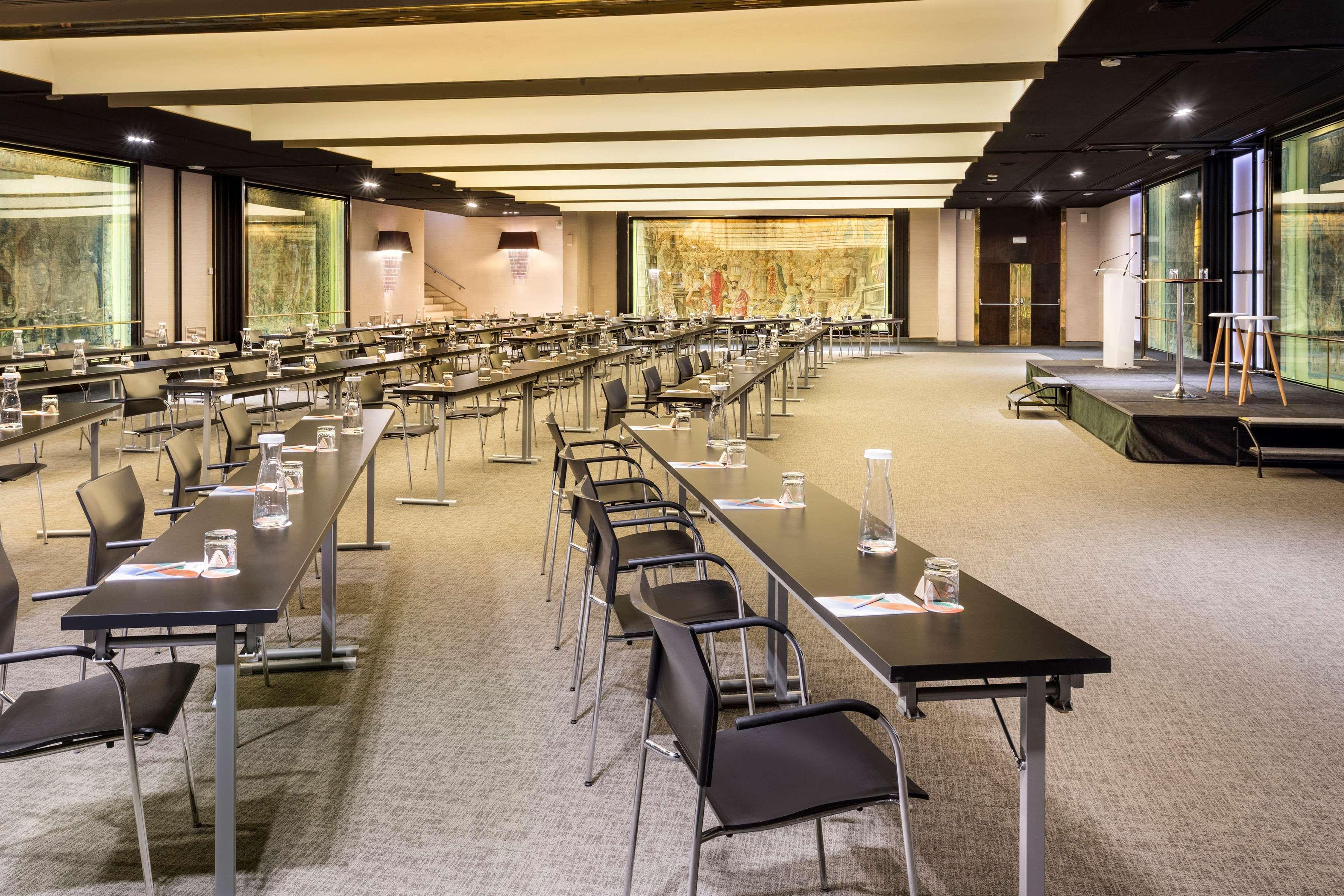 Meliá Castilla Hotel 4*