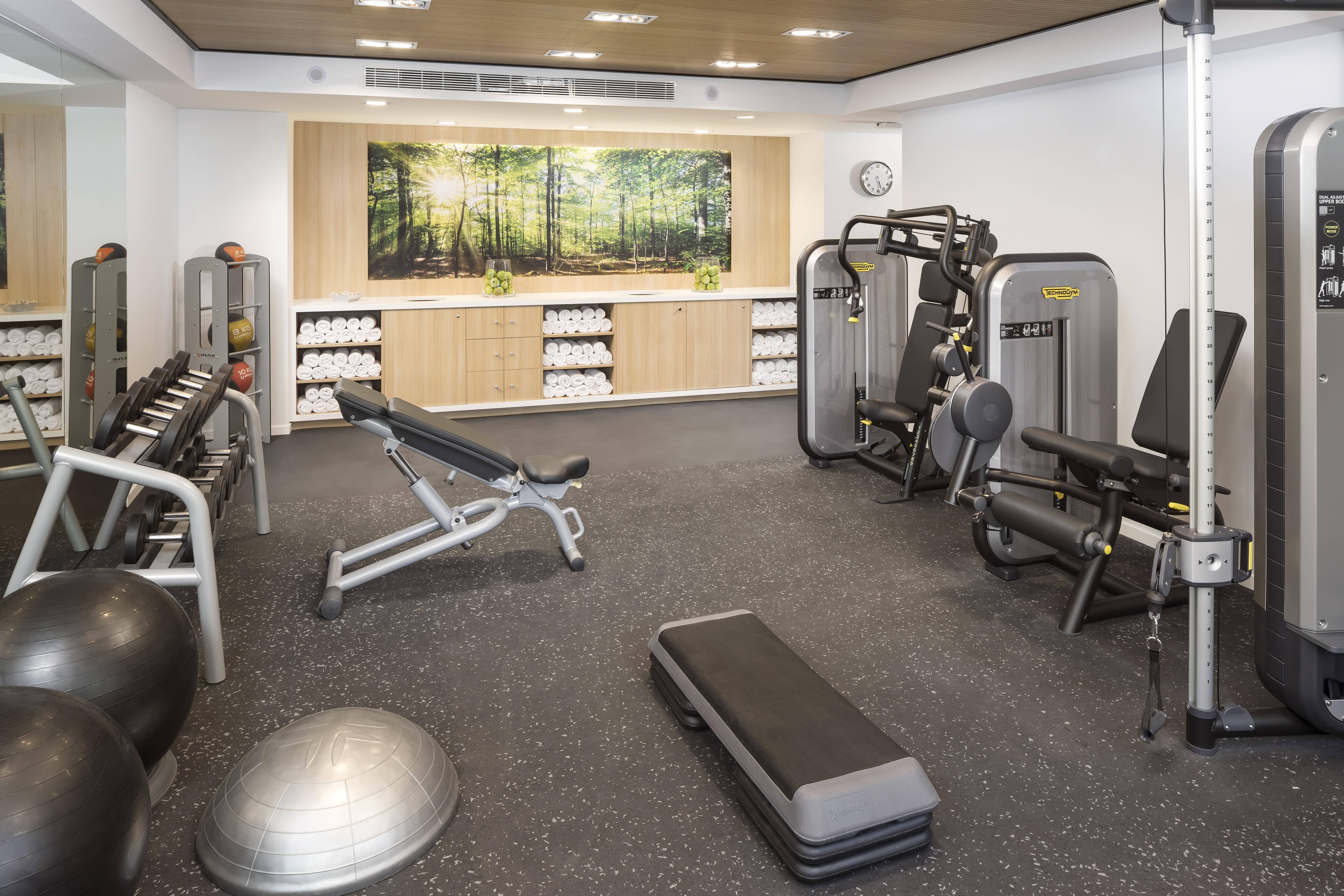 Meliá Castilla Hotel 4*